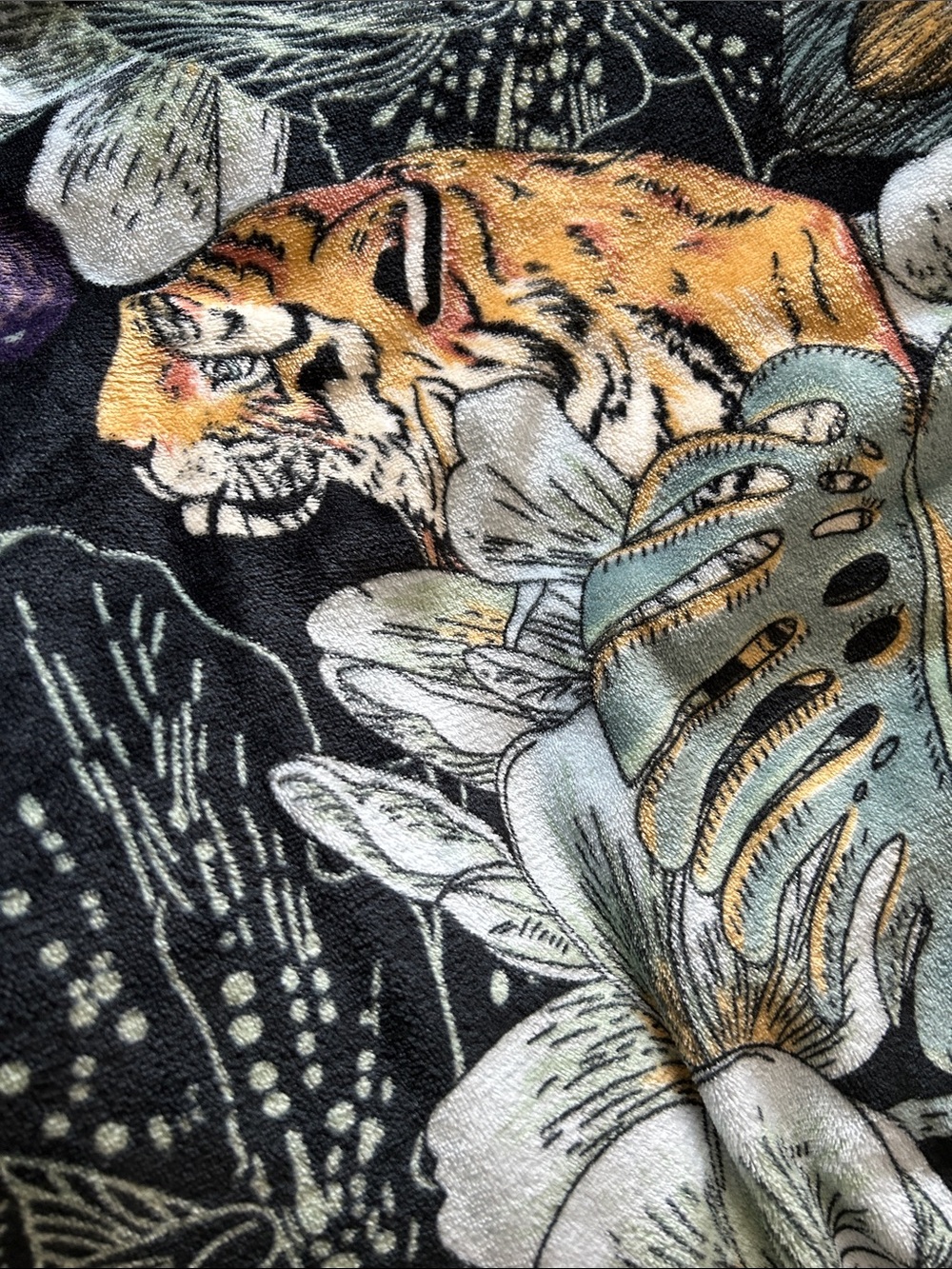 Luxe Jungle Tiger Plush Blanket | Statement Throw | New ✨ - Picture 3 of 10